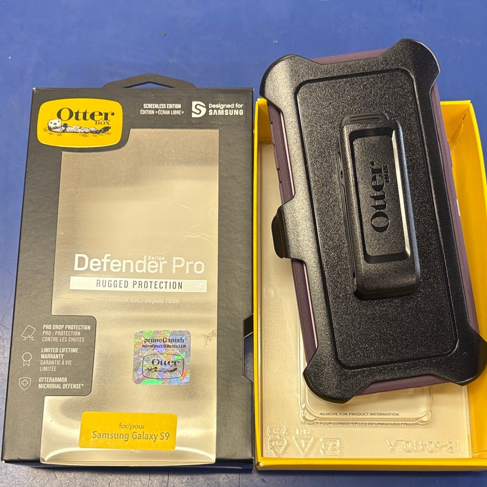 OtterBox Defender Pro Case for Samsung Galaxy S9 - Black and Purple